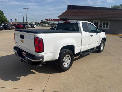 Summit white 2018 Chevrolet Colorado WT