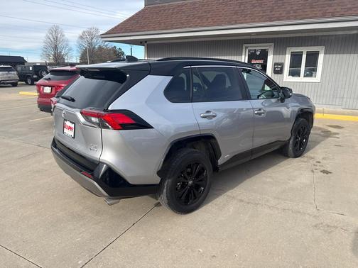 2025 Toyota RAV4 Hybrid SE