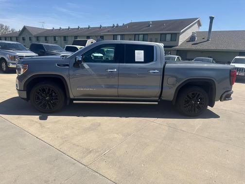 Gray 2022 GMC Sierra 1500 Denali