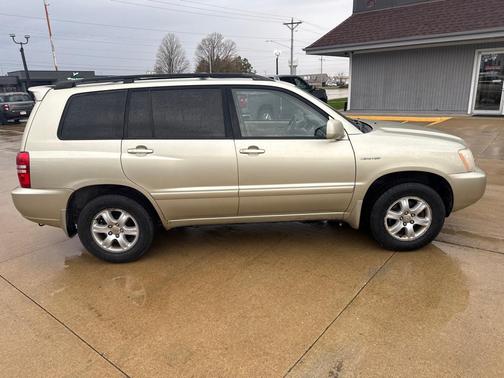 Gold 2003 Toyota Highlander Limited