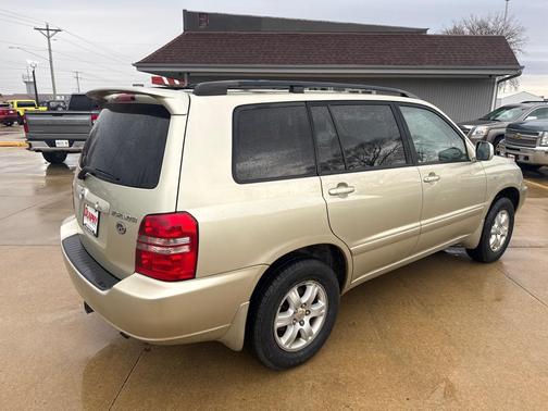 Gold 2003 Toyota Highlander Limited