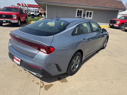 2022 Kia K5 LX