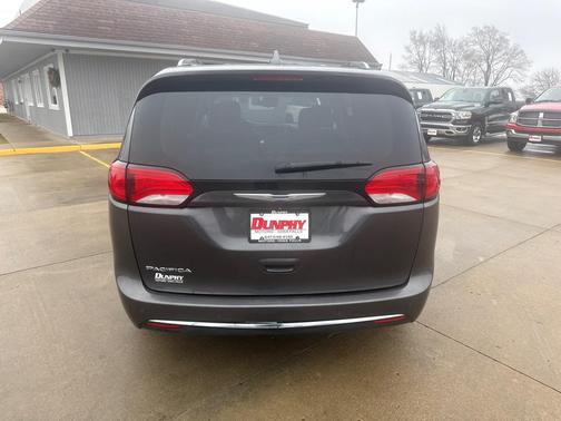 2018 Chrysler Pacifica Touring-L