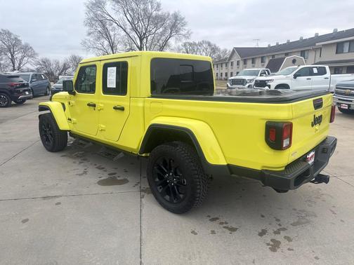 2024 Jeep Gladiator Sport