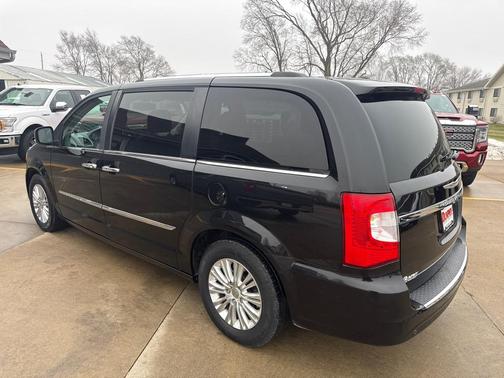 2016 Chrysler Town & Country Limited