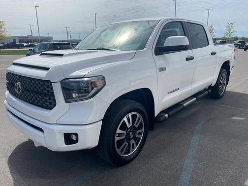 Photo 5 of 21 of 2020 Toyota Tundra SR5