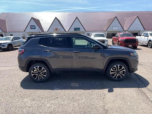 Granite Crystal Metallic Clearcoat 2023 Jeep Compass Limited