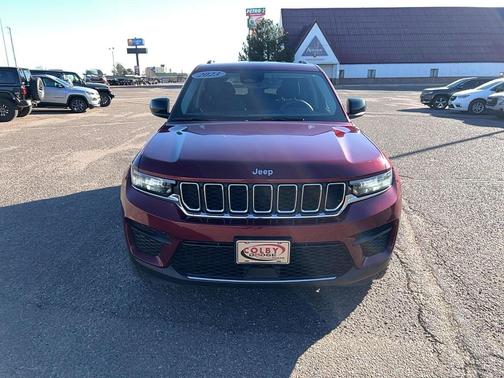 2023 Jeep Grand Cherokee Laredo