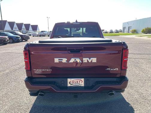 Delmonico Red Pearlcoat 2025 RAM 1500 ST