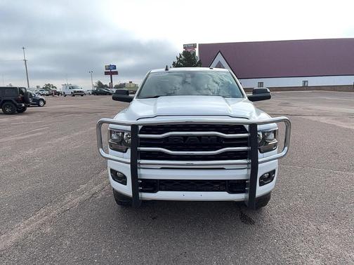 2022 RAM 2500 Big Horn Crew Cab 4x4 6'4' Box