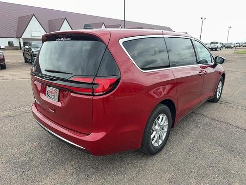 Red Hot Pearlcoat 2027 Chrysler Pacifica L