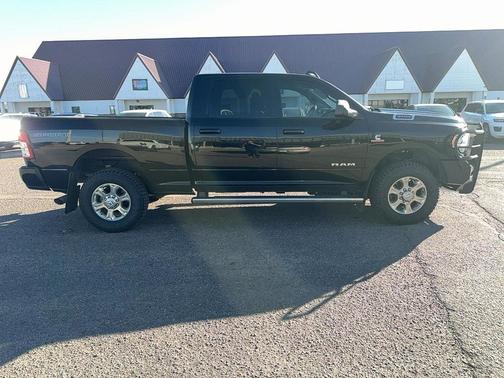 Diamond Black Crystal Pearlcoat 2019 RAM 3500 Big Horn Crew Cab 4x4 6'4' Box