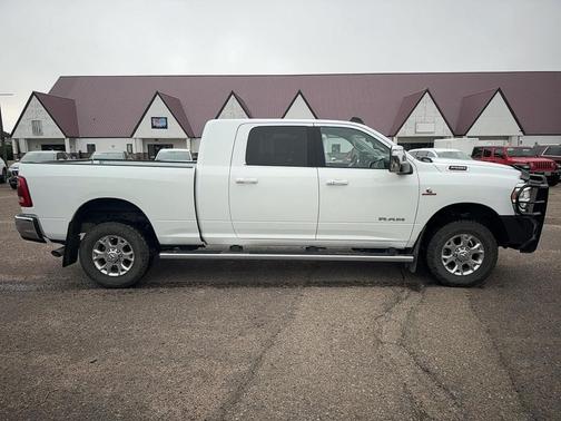 Bright White Clearcoat 2024 RAM 2500 Laramie Crew Cab 4x4 6'4' Box