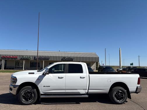 2025 RAM 2500 Laramie Crew Cab 4x4 8' Box