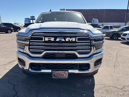 2025 RAM 2500 Laramie Crew Cab 4x4 8' Box