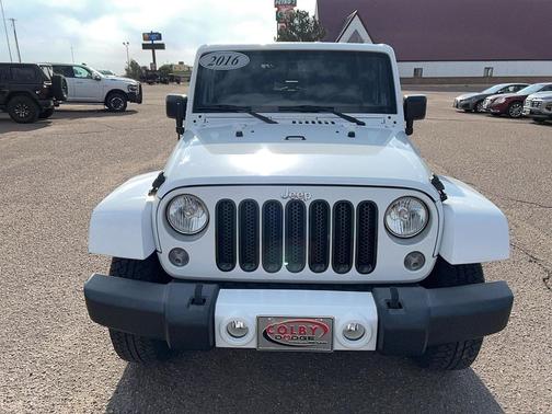 Bright White 2016 Jeep Wrangler Sahara
