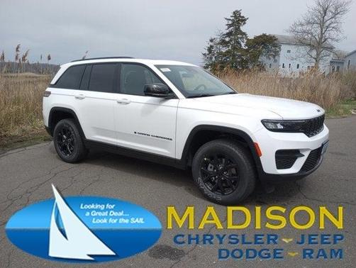 2025 Jeep Grand Cherokee Laredo