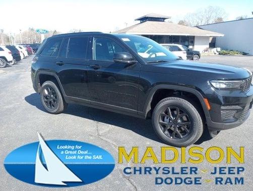 2025 Jeep Grand Cherokee Laredo