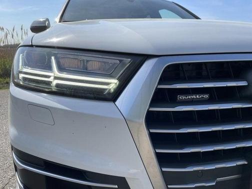 2019 Audi Q7 45 Premium Plus