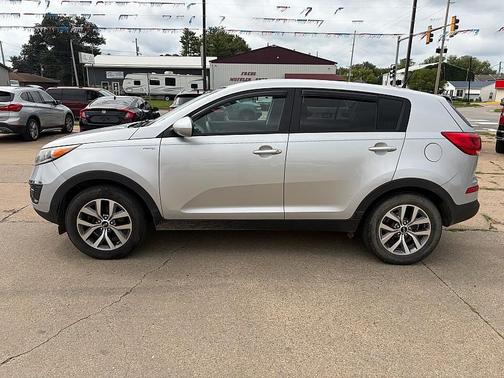 Bright Silver 2016 Kia Sportage LX