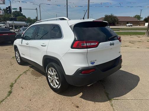 Bright White Clearcoat 2015 Jeep Cherokee Latitude