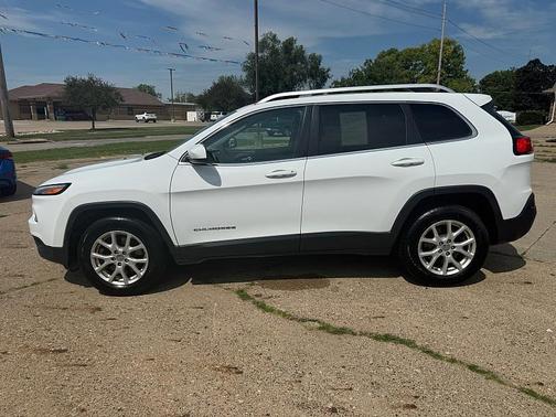 Bright White Clearcoat 2015 Jeep Cherokee Latitude
