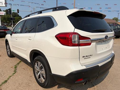 Crystal White Pearl 2021 Subaru Ascent Premium 7-Passenger