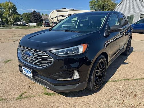 Agate Black Metallic 2019 Ford Edge Titanium