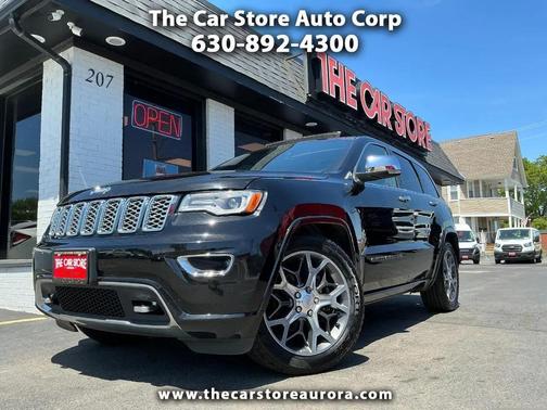 Diamond Black Crystal Pearlcoat 2019 Jeep Grand Cherokee Overland