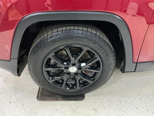 2015 Jeep Cherokee Sport