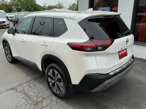 Pearl White 2021 Nissan Rogue SV