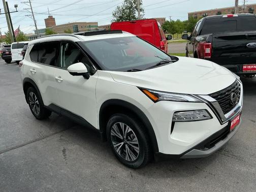 Pearl White 2021 Nissan Rogue SV
