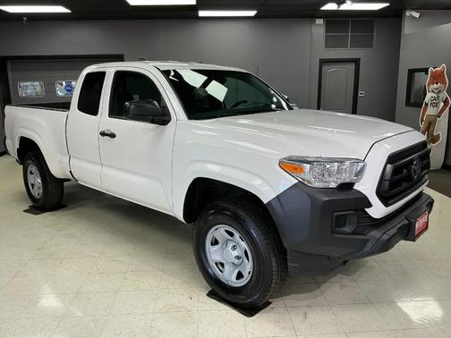 White 2022 Toyota Tacoma SR