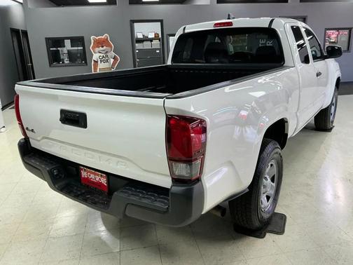 White 2022 Toyota Tacoma SR