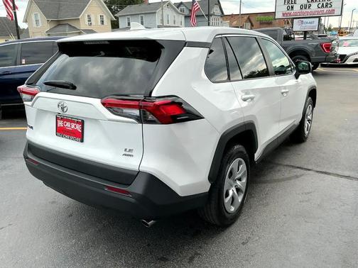 2022 Toyota RAV4 LE