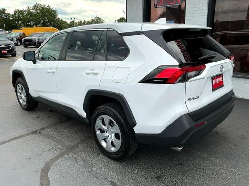 2022 Toyota RAV4 LE