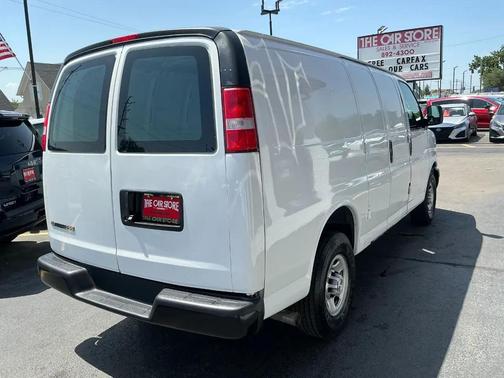 Summit White 2018 Chevrolet Express 2500 Work Van