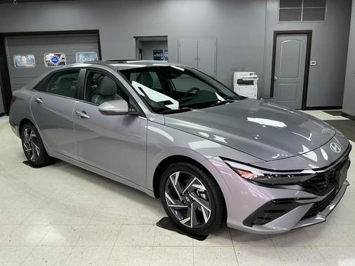 2025 Hyundai ELANTRA HEV Limited