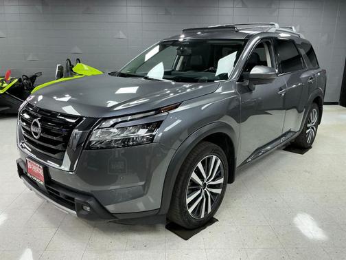 2022 Nissan Pathfinder Platinum 4WD