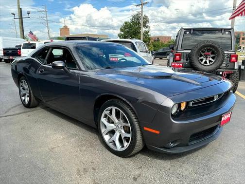 2016 Dodge Challenger SXT