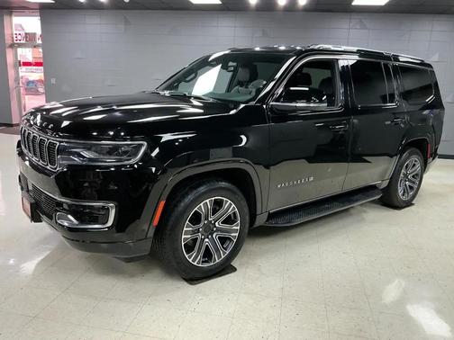 Diamond Black Crystal Pearlcoat 2024 Jeep Wagoneer Series II 4x4