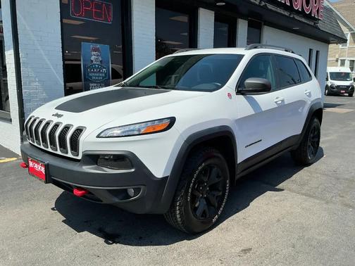 Bright White Clearcoat 2018 Jeep Cherokee Trailhawk