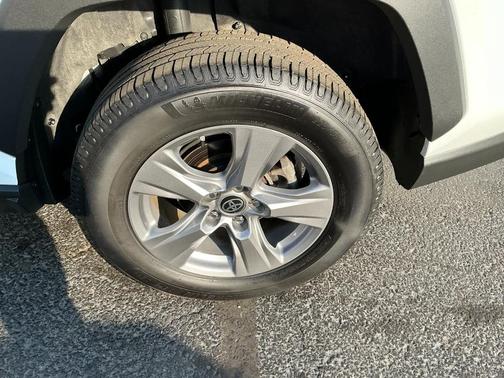 2022 Toyota RAV4 Hybrid LE