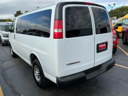 2015 Chevrolet Express 2500 LS