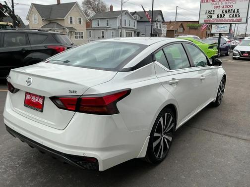 2021 Nissan Altima SR FWD