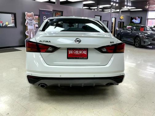 2021 Nissan Altima SR FWD