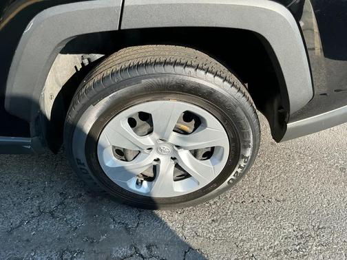 Midnight Black Metallic 2019 Toyota RAV4 LE
