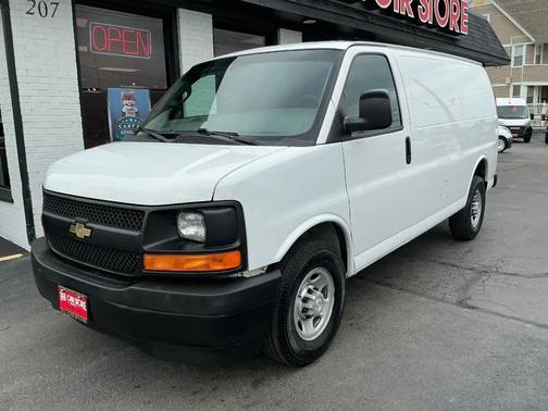 Summit White 2017 Chevrolet Express 3500 Work Van