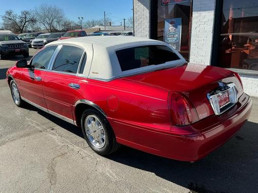 1998 Lincoln Town Car Signature