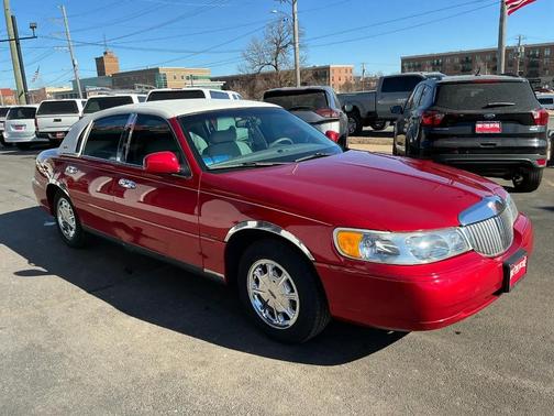 1998 Lincoln Town Car Signature